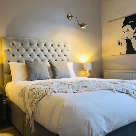 Canterbury Accommodations With Free Car Park Onsite And High Speed Wifi Esterno foto