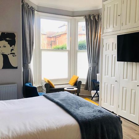Canterbury Accommodations With Free Car Park Onsite And High Speed Wifi Esterno foto