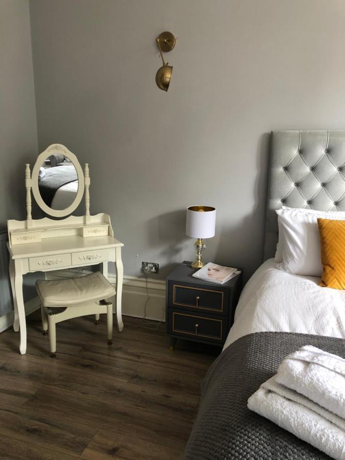 Canterbury Accommodations With Free Car Park Onsite And High Speed Wifi Esterno foto