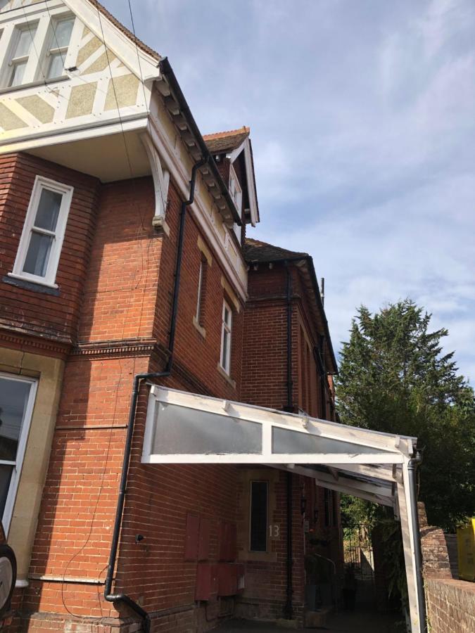 Canterbury Accommodations With Free Car Park Onsite And High Speed Wifi Esterno foto