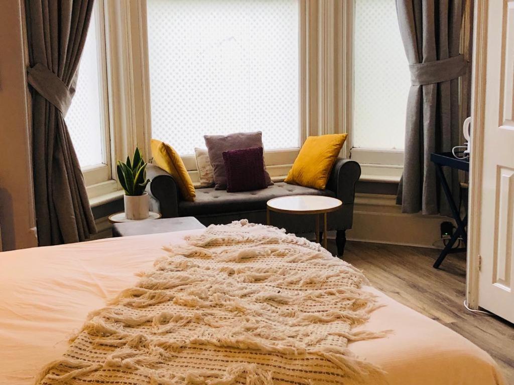 Canterbury Accommodations With Free Car Park Onsite And High Speed Wifi Esterno foto