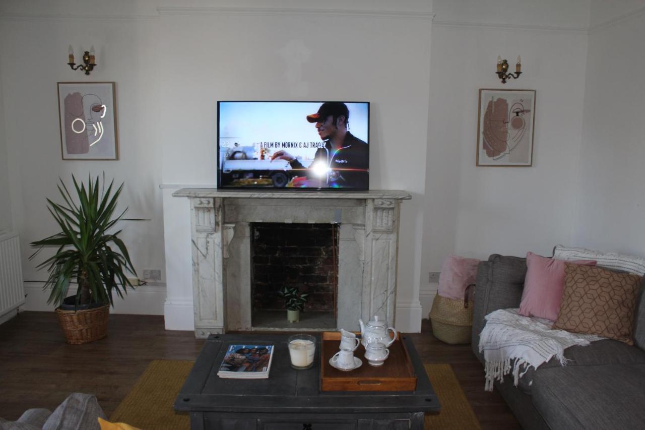 Canterbury Accommodations With Free Car Park Onsite And High Speed Wifi Esterno foto