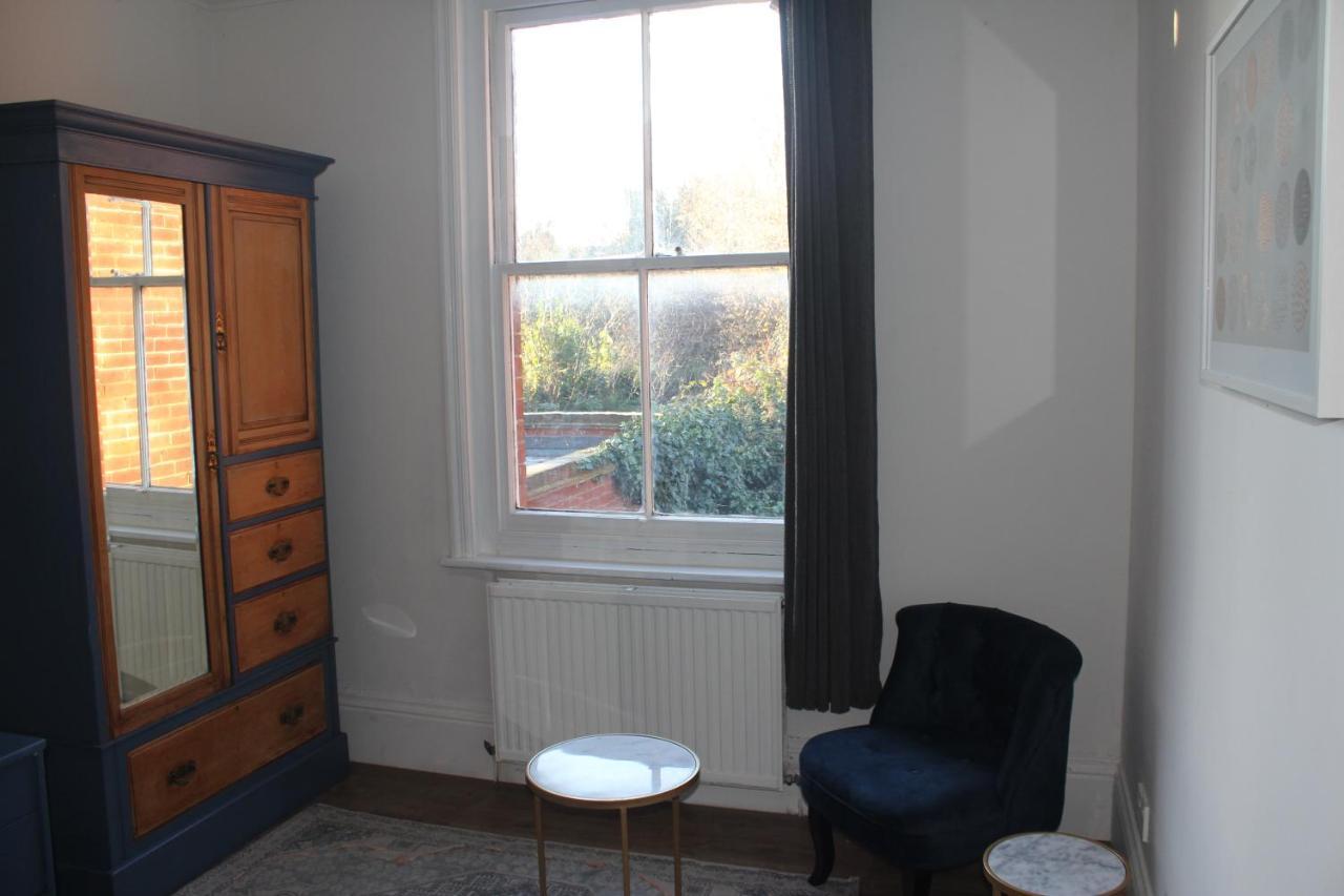 Canterbury Accommodations With Free Car Park Onsite And High Speed Wifi Esterno foto