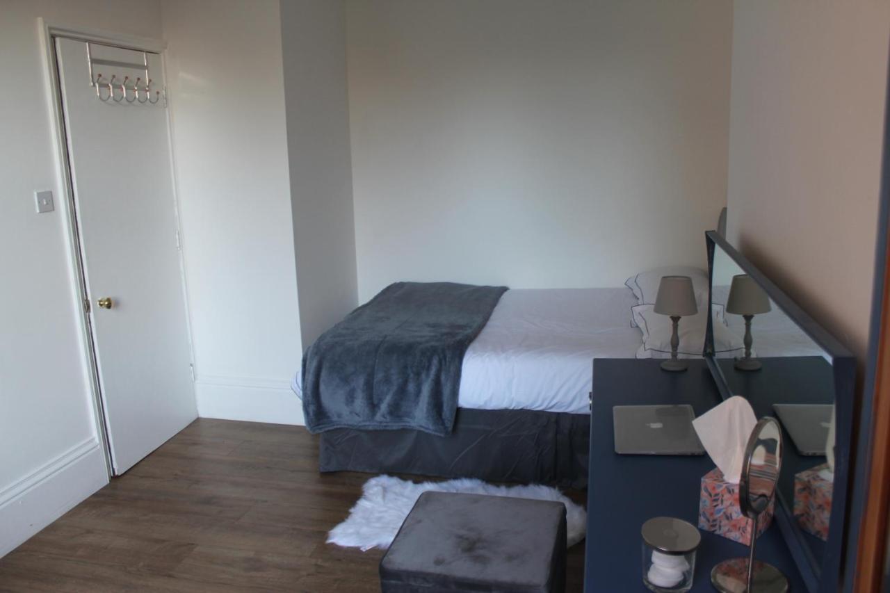 Canterbury Accommodations With Free Car Park Onsite And High Speed Wifi Esterno foto