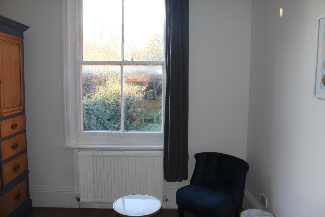 Canterbury Accommodations With Free Car Park Onsite And High Speed Wifi Esterno foto