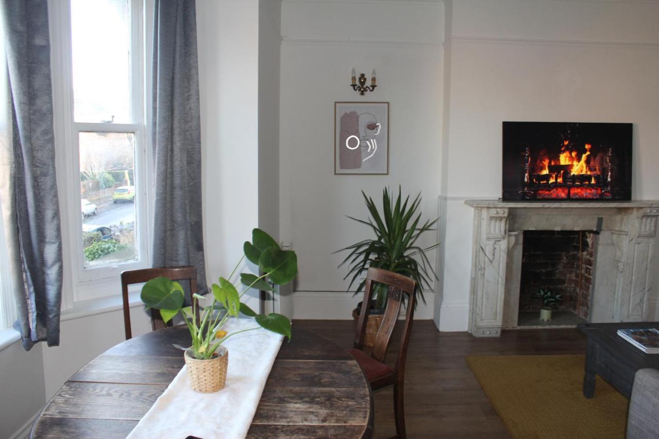 Canterbury Accommodations With Free Car Park Onsite And High Speed Wifi Esterno foto