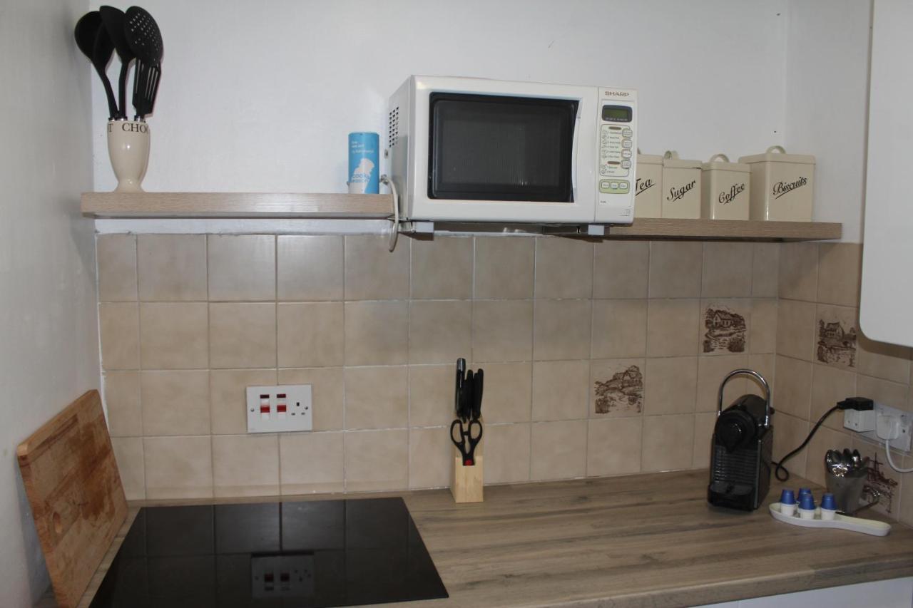 Canterbury Accommodations With Free Car Park Onsite And High Speed Wifi Esterno foto