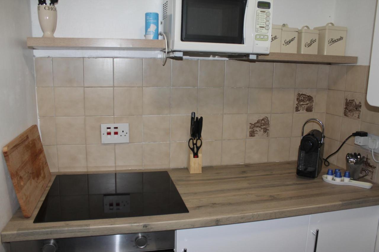 Canterbury Accommodations With Free Car Park Onsite And High Speed Wifi Esterno foto