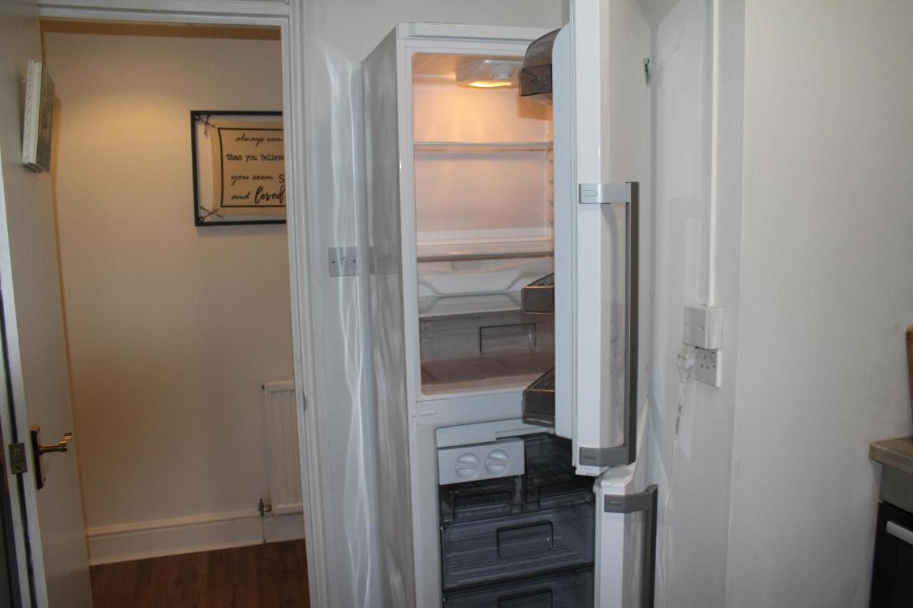 Canterbury Accommodations With Free Car Park Onsite And High Speed Wifi Esterno foto