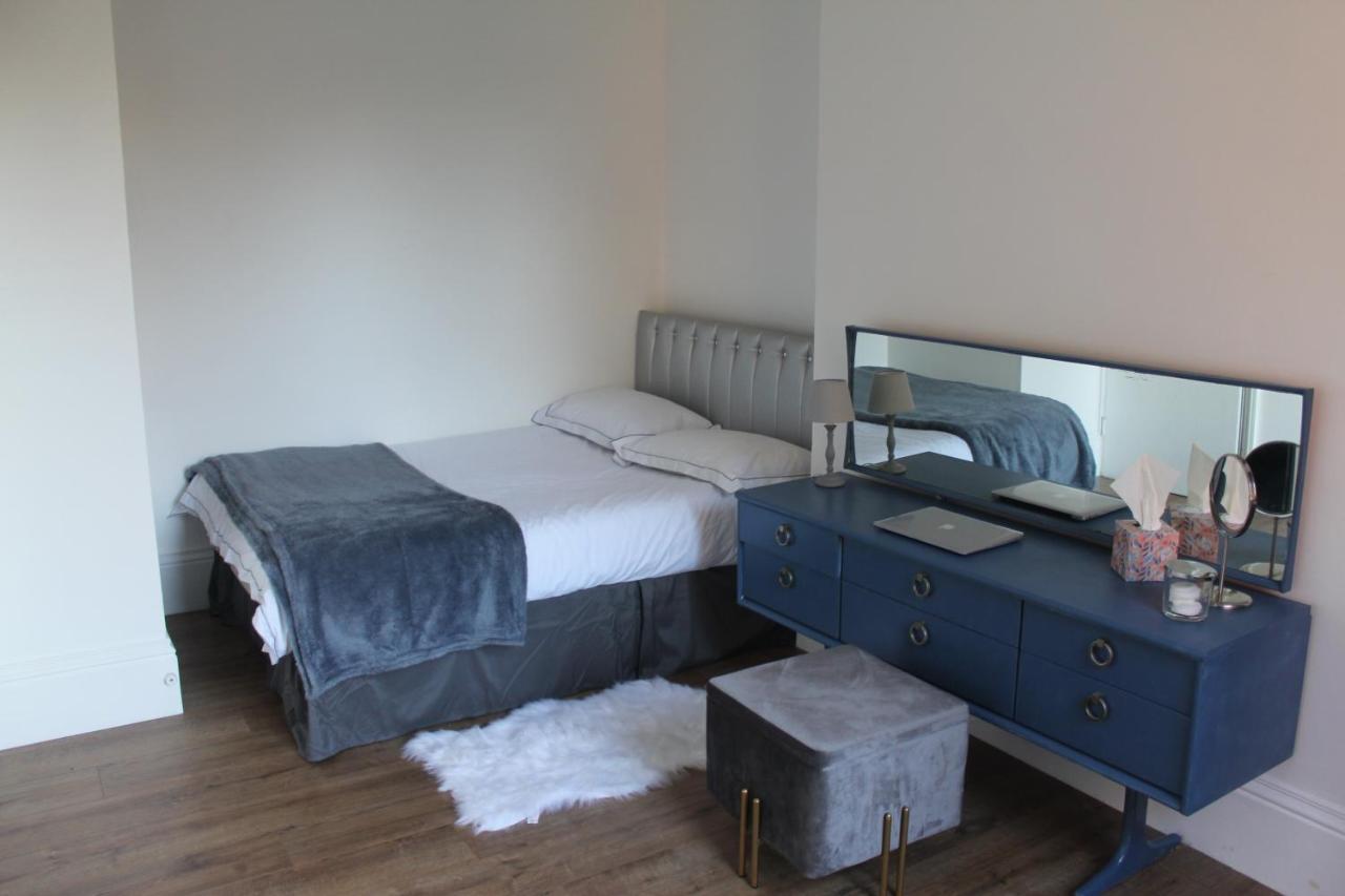 Canterbury Accommodations With Free Car Park Onsite And High Speed Wifi Esterno foto