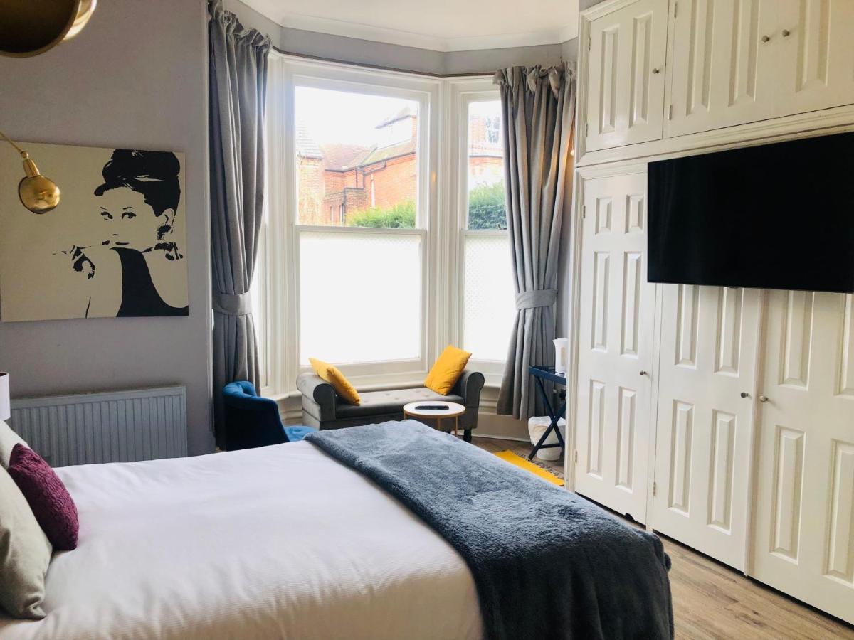 Canterbury Accommodations With Free Car Park Onsite And High Speed Wifi Esterno foto